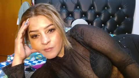 Venus online show from September 12, 2025, 1:06 am