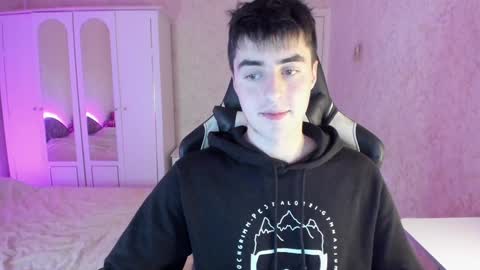 Snapshot of vlad1605 chatting on December 26, 2024, 10:41 pm Martin online show from December 26, 2024, 10:41 pm