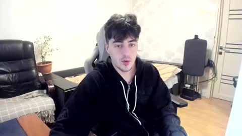 Snapshot of vlad1605 chatting on November 25, 2025, 10:26 am Martin online show from November 25, 2025, 10:26 am