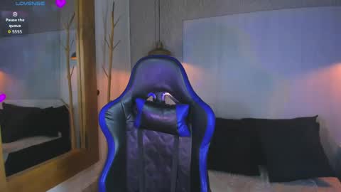 Snapshot of vladhellsing4 chatting on June 7, 2026, 4:33 pm Vlad online show from June 7, 2026, 4:33 pm