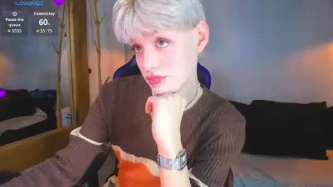 Snapshot of vladhellsing4 chatting on June 13, 2026, 2:15 pm Vlad online show from June 13, 2026, 2:15 pm