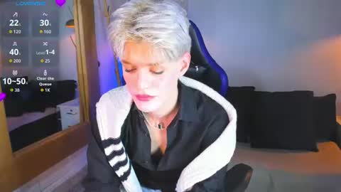 Snapshot of vladhellsing4 chatting on June 19, 2026, 2:32 pm Vlad online show from June 19, 2026, 2:32 pm