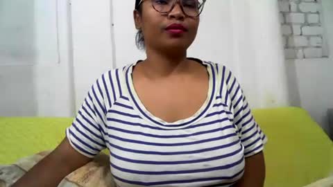 Snapshot of voagelle chatting on December 31, 2024, 4:25 pm voagelle online show from December 31, 2024, 4:25 pm