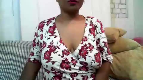 Snapshot of voagelle chatting on January 19, 2025, 2:38 pm voagelle online show from January 19, 2025, 2:38 pm