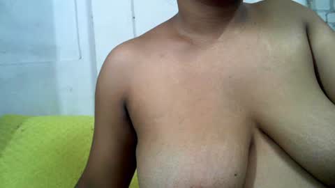 Snapshot of voagelle chatting on February 1, 2025, 2:24 pm voagelle online show from February 1, 2025, 2:24 pm