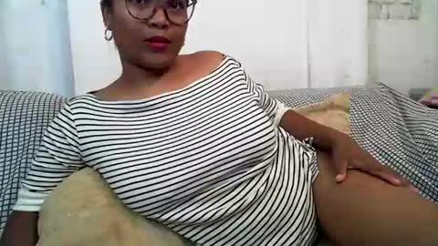 Snapshot of voagelle chatting on February 13, 2025, 6:38 pm voagelle online show from February 13, 2025, 6:38 pm