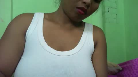 Snapshot of voagelle chatting on September 16, 2025, 6:53 pm voagelle online show from September 16, 2025, 6:53 pm