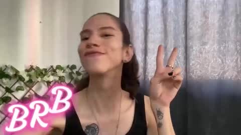 Snapshot of vodkadelulo_ chatting on November 24, 2025, 8:52 pm vodkadelulo online show from November 24, 2025, 8:52 pm