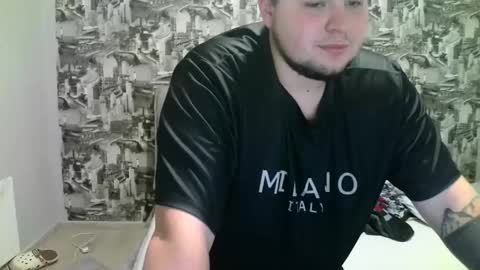 Volshebnik1302 online show from November 18, 2025, 9:36 am