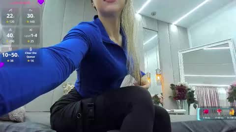 Snapshot of von_dee chatting on September 26, 2025, 5:22 am von_dee online show from September 26, 2025, 5:22 am