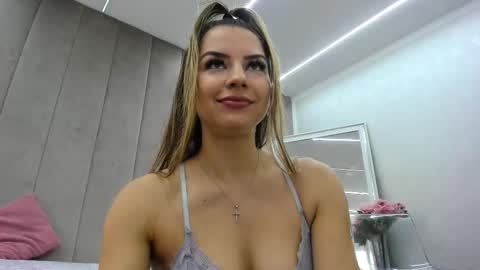 Snapshot of von_dee chatting on October 12, 2025, 5:28 am von_dee online show from October 12, 2025, 5:28 am