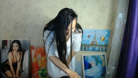 voulezvous_angel online show from May 27, 2026, 4:37 pm
