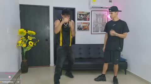 voyeurism_guys online show from April 26, 2026, 11:13 pm