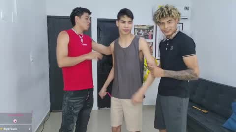 voyeurism_guys online show from April 28, 2026, 11:10 pm