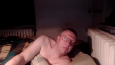 vthomasp719 online show from April 21, 2026, 6:41 am