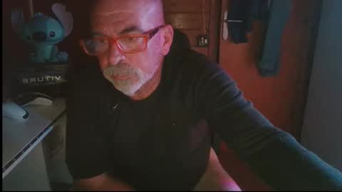 Snapshot of vuda77 chatting on October 9, 2025, 10:41 pm oscar online show from October 9, 2025, 10:41 pm