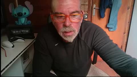 Snapshot of vuda77 chatting on October 11, 2025, 2:37 pm oscar online show from October 11, 2025, 2:37 pm