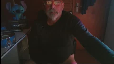 Snapshot of vuda77 chatting on November 8, 2025, 6:51 pm oscar online show from November 8, 2025, 6:51 pm