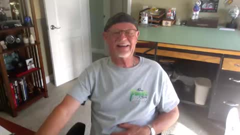 Snapshot of vueuorme chatting on May 10, 2026, 1:49 pm Vueuorme online show from May 10, 2026, 1:49 pm