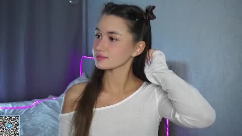 Snapshot of vvilly_wonka chatting on September 9, 2025, 1:49 am Ethal - thank you for thumb up online show from September 9, 2025, 1:49 am