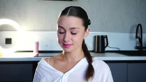 Snapshot of vvilly_wonka chatting on September 12, 2025, 1:49 am Ethal - thank you for thumb up online show from September 12, 2025, 1:49 am