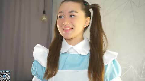 Snapshot of vvilly_wonka chatting on October 10, 2025, 1:59 am Ethal - thank you for thumb up online show from October 10, 2025, 1:59 am