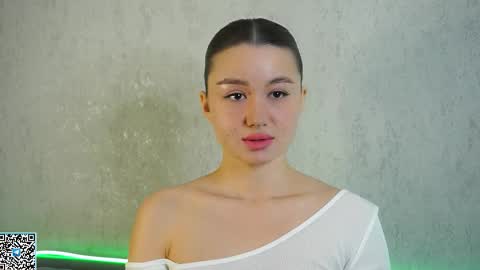 Snapshot of vvilly_wonka chatting on November 8, 2025, 1:39 am Ethal - thank you for thumb up online show from November 8, 2025, 1:39 am