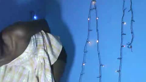 vvuuvvu online show from May 2, 2026, 4:39 am