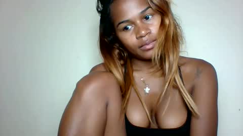 Snapshot of vynarahot chatting on May 30, 2026, 10:45 am vynarahot online show from May 30, 2026, 10:45 am