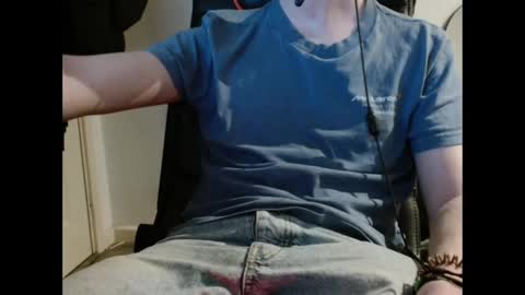w00dy02 online show from March 1, 2025, 11:37 pm