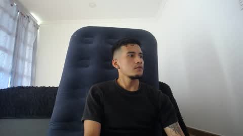 Snapshot of wade_wil chatting on January 4, 2025, 8:27 pm wade and antonella online show from January 4, 2025, 8:27 pm