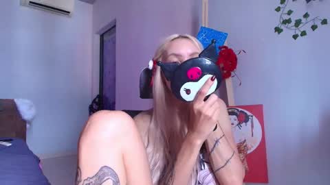 Snapshot of waifu_exe chatting on May 16, 2026, 3:03 am Waifu exe online show from May 16, 2026, 3:03 am
