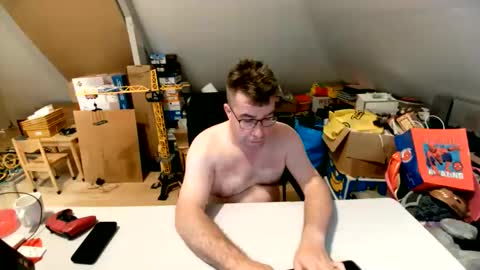 Snapshot of wammes85 chatting on June 8, 2026, 9:15 pm wammes online show from June 8, 2026, 9:15 pm