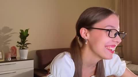 Snapshot of wanda_robinson chatting on September 13, 2025, 5:57 pm Wendy. Hello Honeys Ill see you 2nd 5th 7th this week love you3 online show from September 13, 2025, 5:57 pm