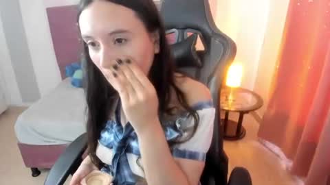 Snapshot of wanda_sg chatting on June 26, 2026, 5:50 pm Alexandra online show from June 26, 2026, 5:50 pm