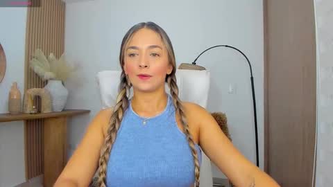 Snapshot of wandathompson_ chatting on March 20, 2026, 10:09 am Wanda online show from March 20, 2026, 10:09 am