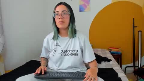 Waningrose  Lu online show from November 5, 2025, 5:46 pm