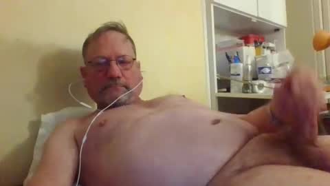 Snapshot of wanky357 chatting on April 29, 2026, 9:43 pm Tibo Love online show from April 29, 2026, 9:43 pm
