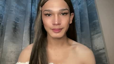 Snapshot of wanna_bewithyouxxx chatting on June 25, 2026, 7:57 am LIZA online show from June 25, 2026, 7:57 am