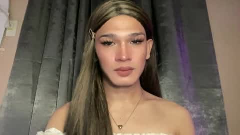 Snapshot of wanna_bewithyouxxx chatting on July 22, 2026, 12:08 pm LIZA online show from July 22, 2026, 12:08 pm