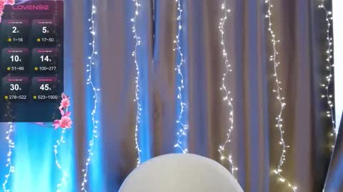 Snapshot of want_emma chatting on November 23, 2025, 7:19 am Emma online show from November 23, 2025, 7:19 am