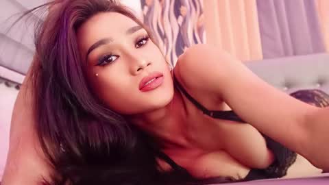 Snapshot of wantedsugar_ chatting on February 24, 2025, 8:27 am Galems online show from February 24, 2025, 8:27 am