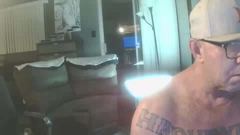 Snapshot of wantitbutyoucanthaveit chatting on November 30, 2025, 3:21 am inittogetitin online show from November 30, 2025, 3:21 am