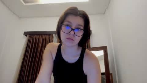 Snapshot of warm_june chatting on January 12, 2025, 9:51 pm June online show from January 12, 2025, 9:51 pm