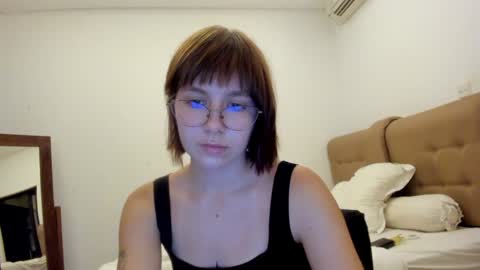 Snapshot of warm_june chatting on February 2, 2025, 9:51 am June online show from February 2, 2025, 9:51 am