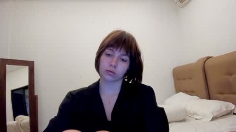 Snapshot of warm_june chatting on February 3, 2025, 10:21 pm June online show from February 3, 2025, 10:21 pm