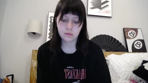 Snapshot of warm_june chatting on January 15, 2026, 9:25 am June online show from January 15, 2026, 9:25 am