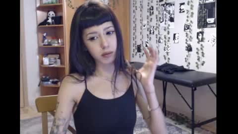 Mina online show from December 21, 2025, 7:10 pm