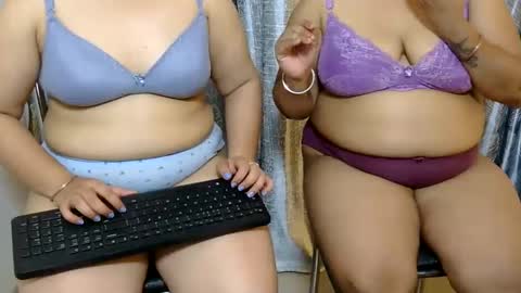 khushiwife kabirhubby kavyasexy gf online show from June 8, 2026, 12:27 pm