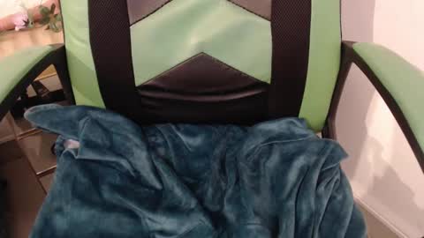 Snapshot of we_n_you chatting on February 15, 2025, 12:11 pm Trixie 3 online show from February 15, 2025, 12:11 pm